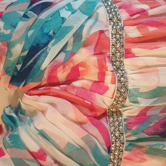 Dress - Picture 2 of 3